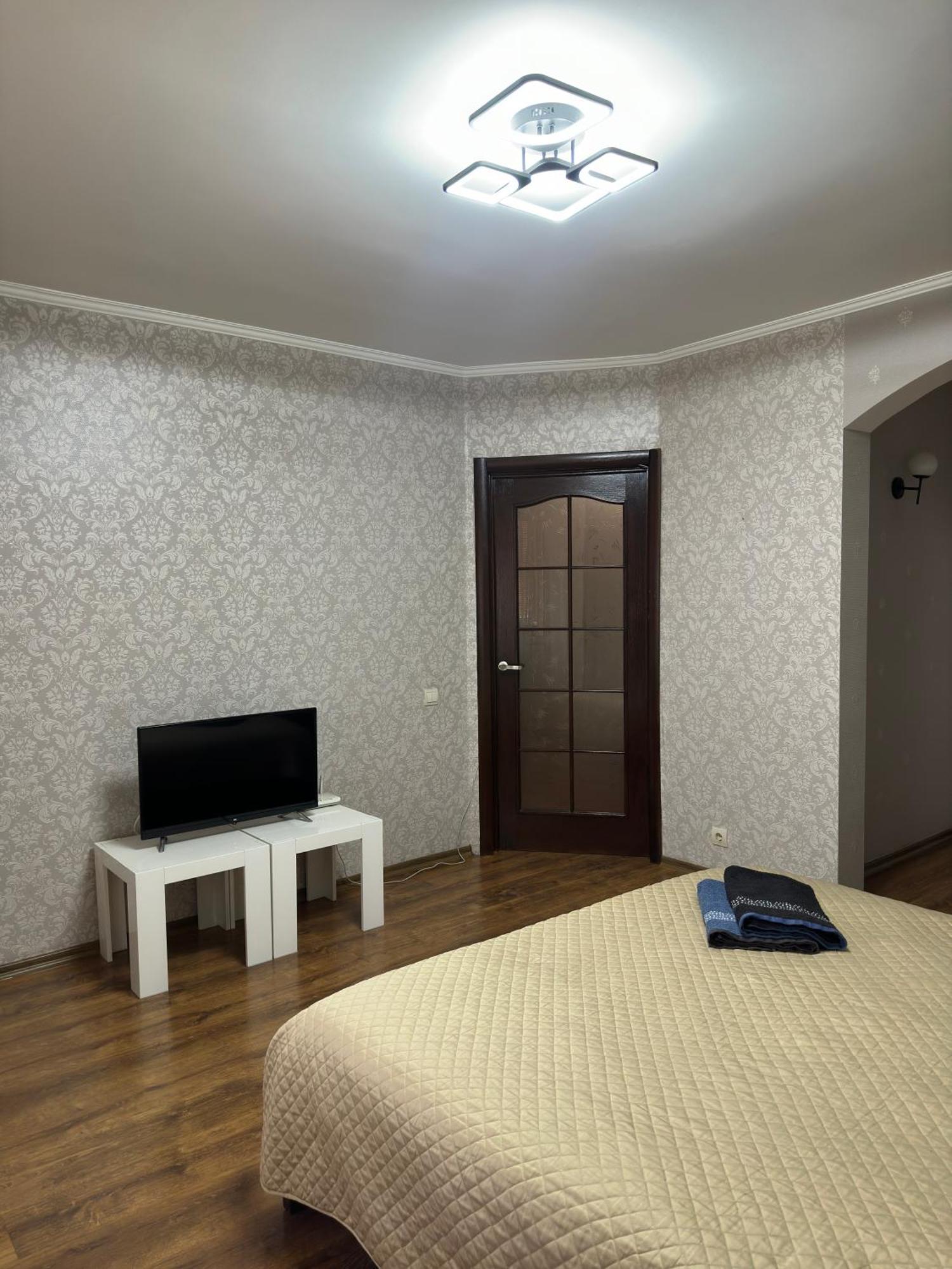 1Кім В Центрі,Вул.Набережна Rivne Esterno foto