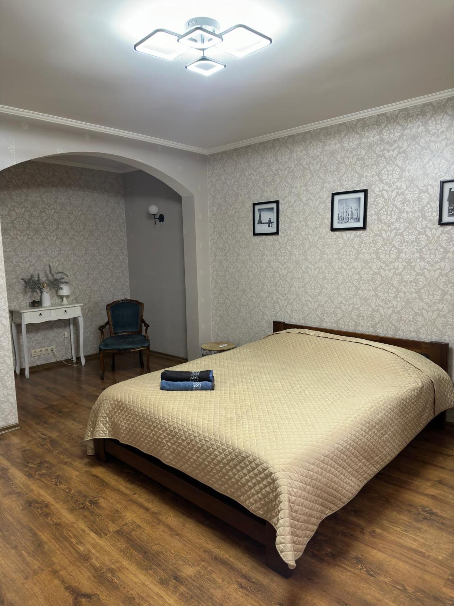 1Кім В Центрі,Вул.Набережна Rivne Esterno foto