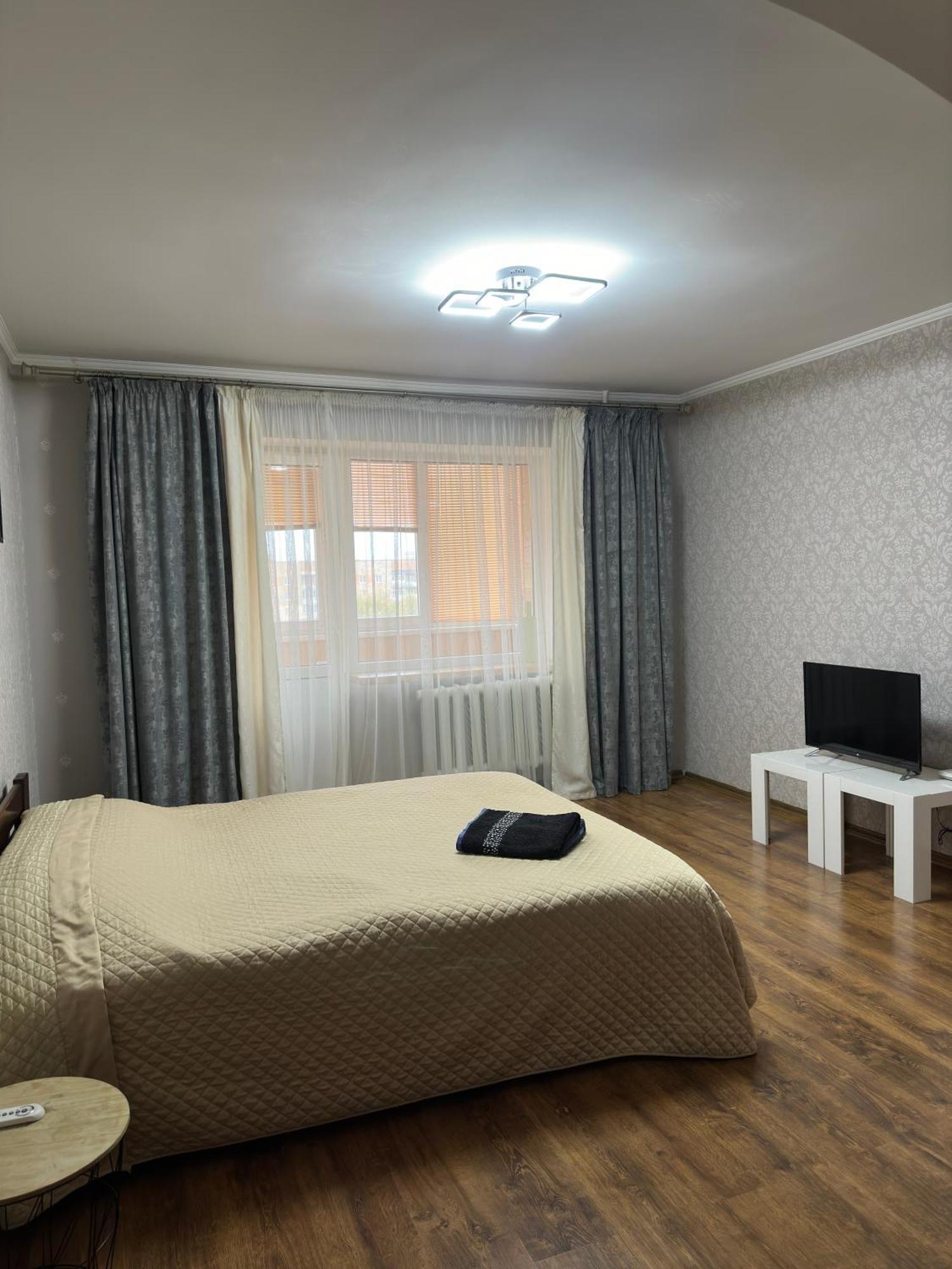 1Кім В Центрі,Вул.Набережна Rivne Esterno foto